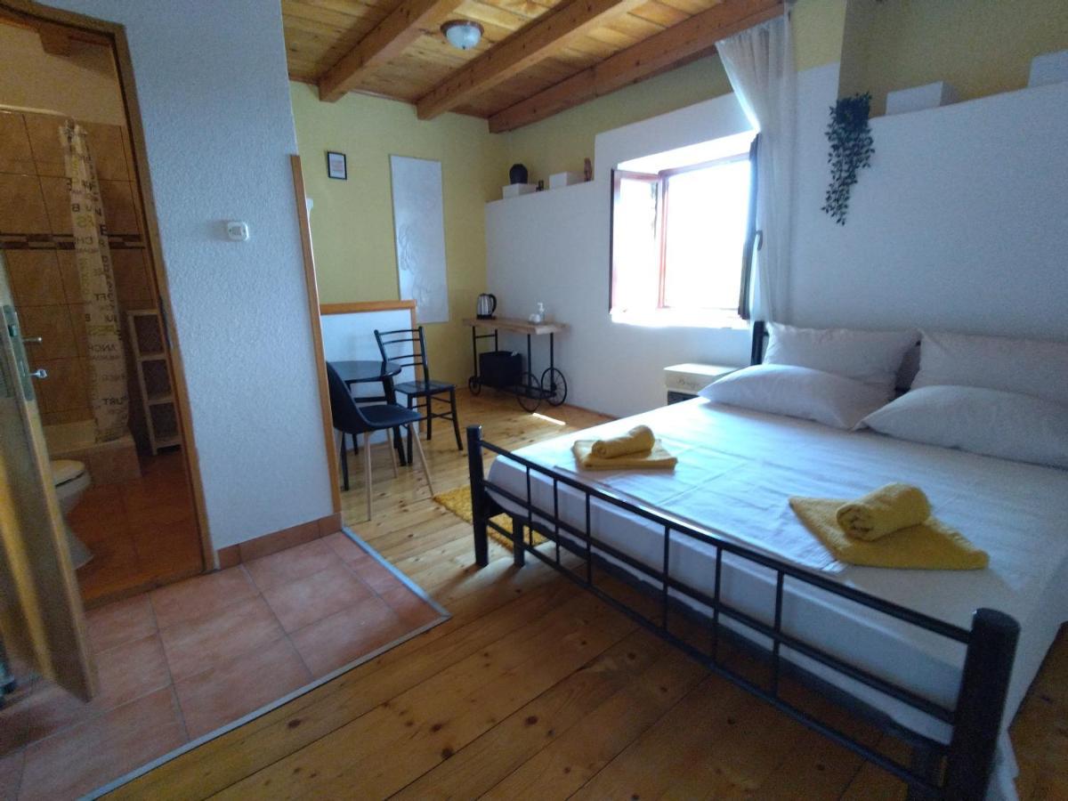 Apartments Elena & Damir ヴィス エクステリア 写真