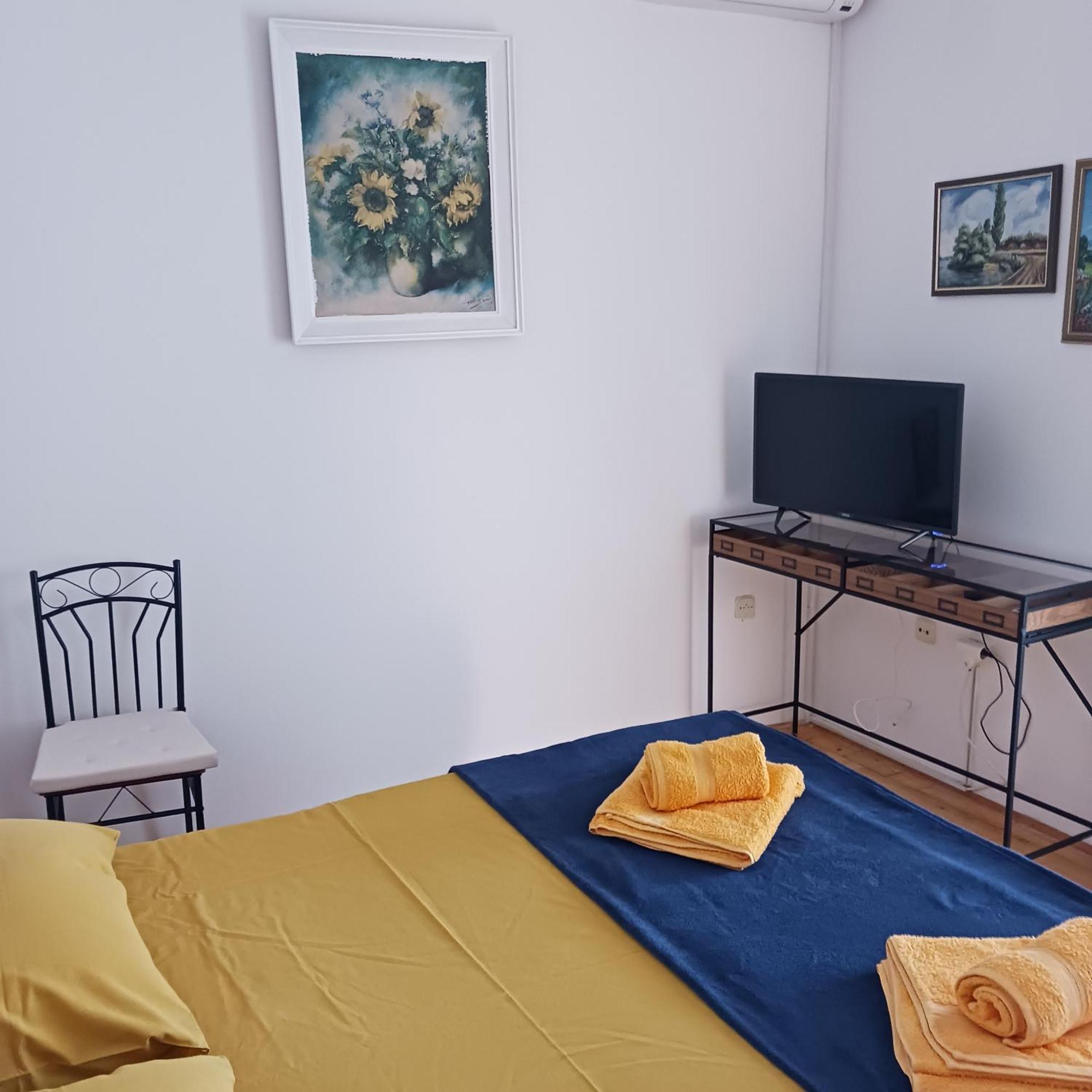 Apartments Elena & Damir ヴィス エクステリア 写真